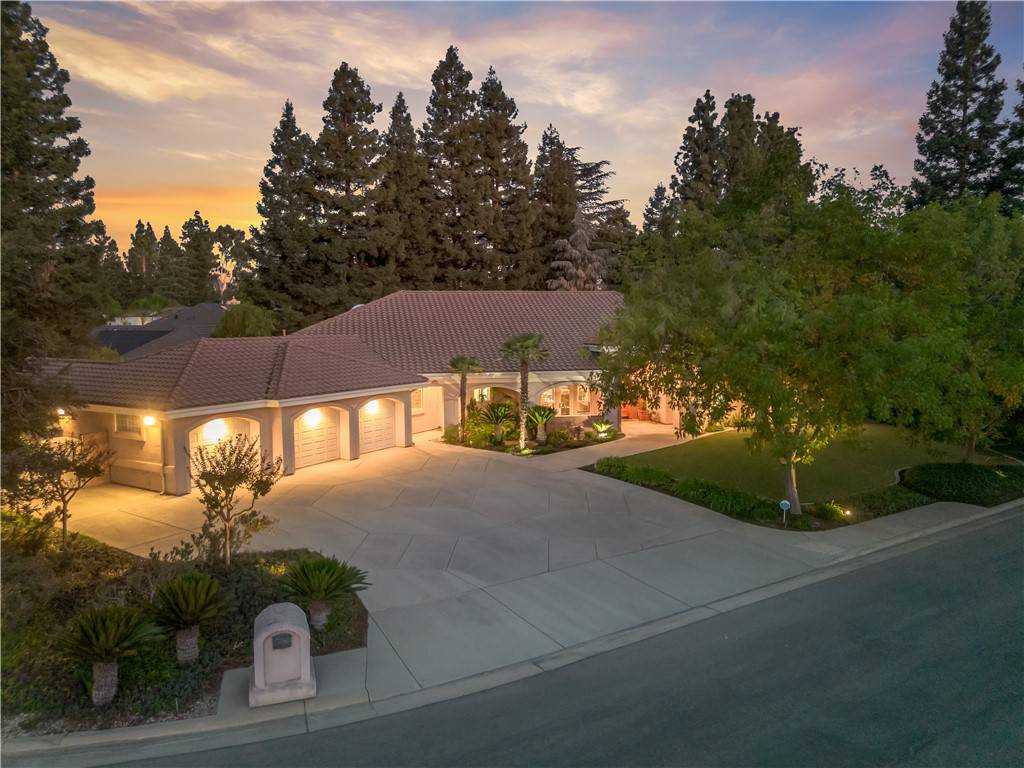 Fresno, CA 93711,6660 N St Catherine CT