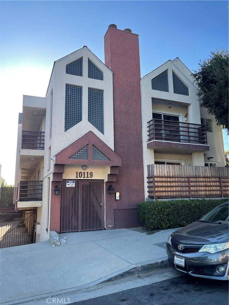 Tujunga, CA 91042,10119 Pinewood AVE #208