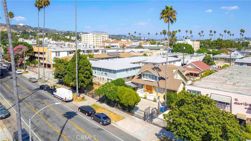 Los Angeles, CA 90027,1610 N Hobart BLVD