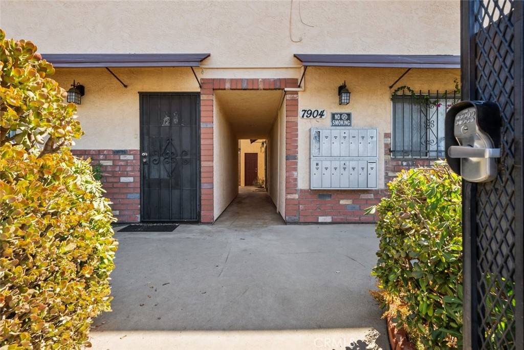 North Hollywood, CA 91605,7904 Laurel Canyon BLVD #3