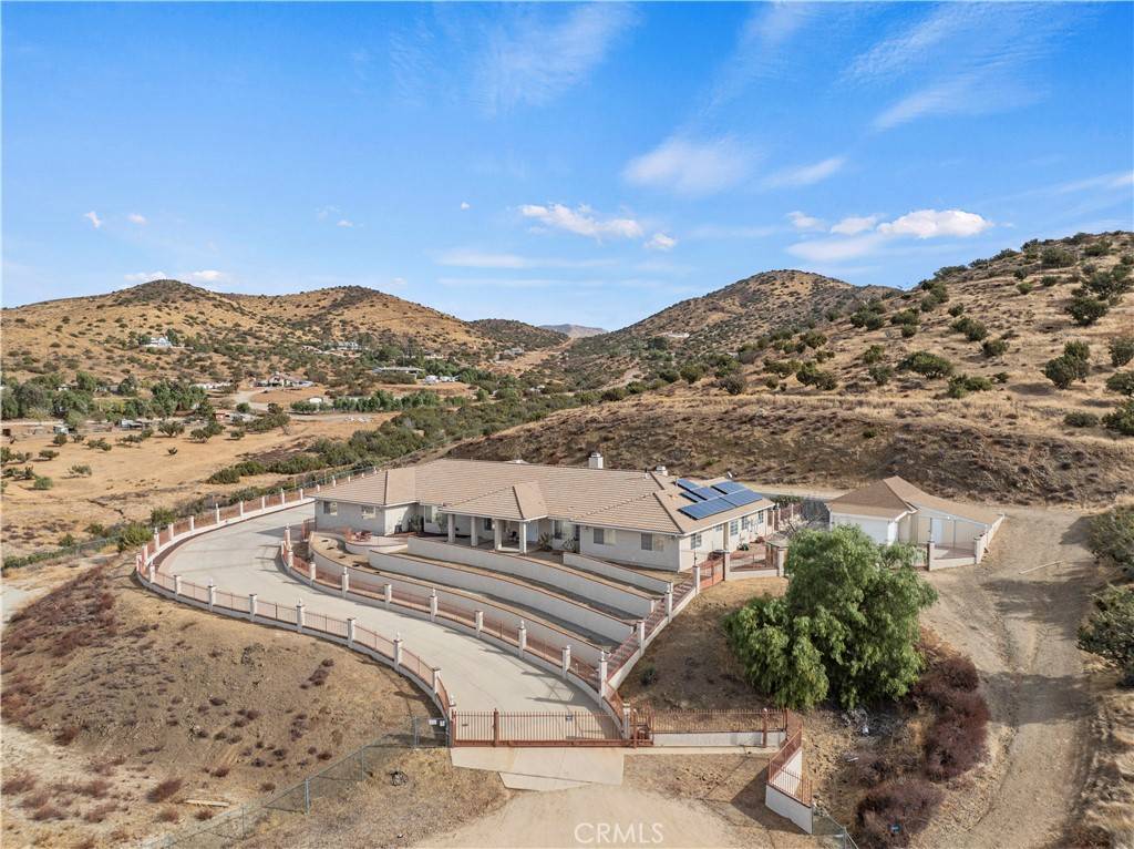 Agua Dulce, CA 91390,33650 Tataviam DR