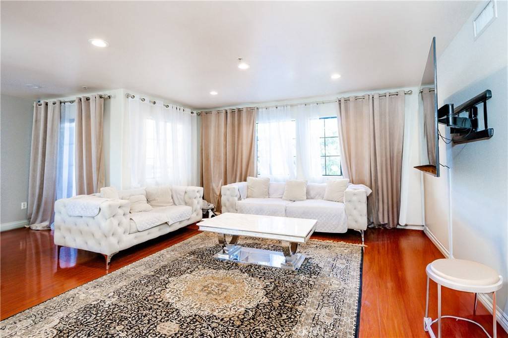 Sun Valley, CA 91352,10894 Olinda ST #224