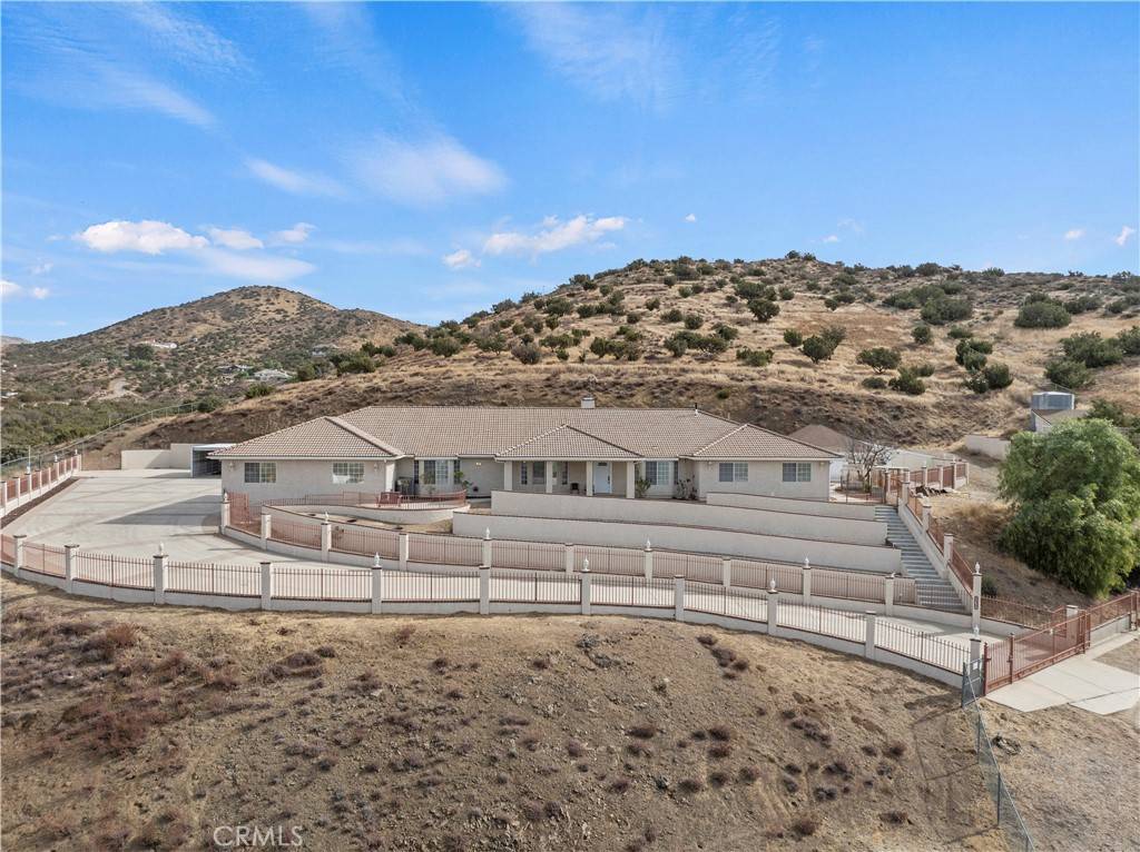 Agua Dulce, CA 91390,33650 Tataviam DR