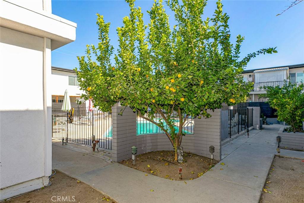 Valley Glen, CA 91606,6000 Coldwater Canyon Ave #18