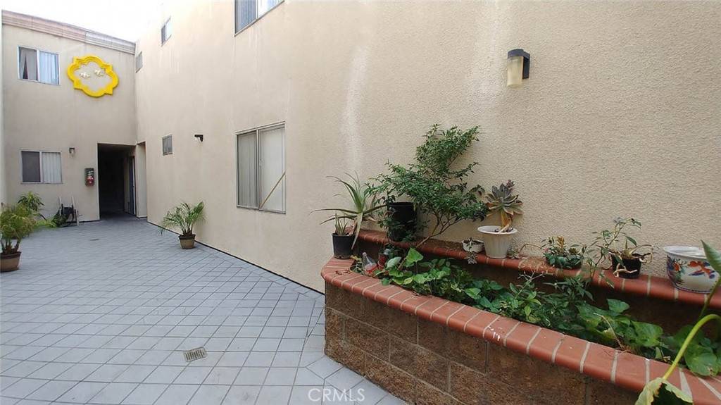 Panorama City, CA 91402,14242 Roscoe BLVD #105
