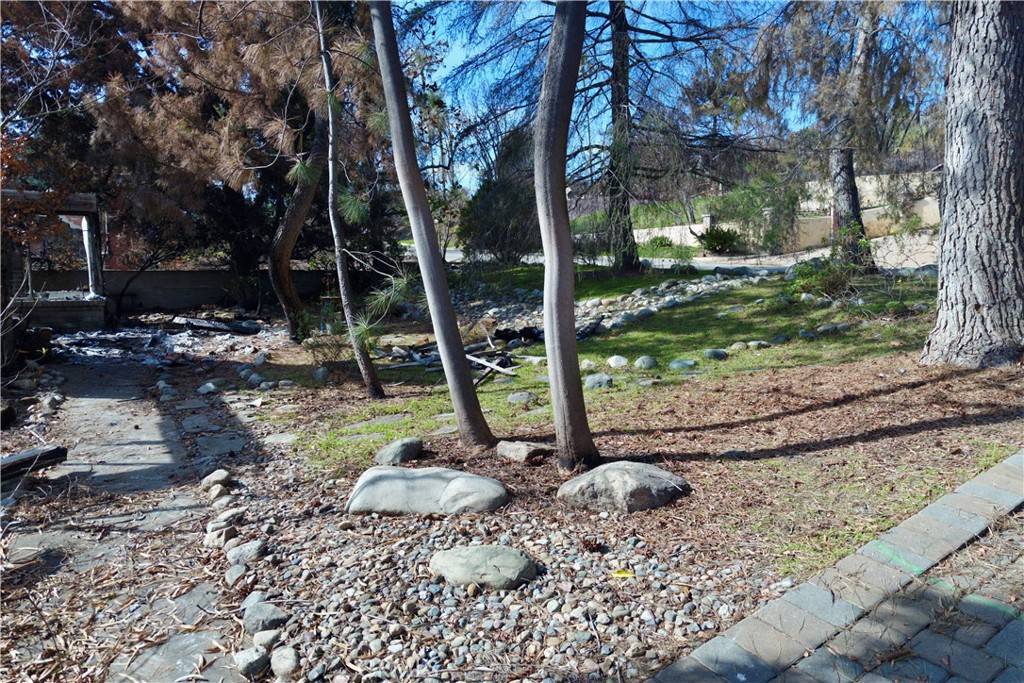 Altadena, CA 91001,1776 Alta Wood DR