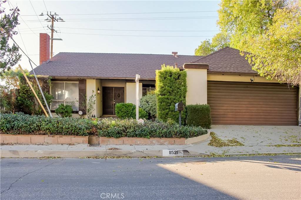 Tujunga, CA 91042,11521 Dellmont DR