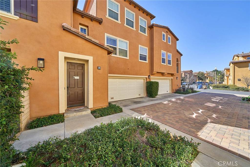 Valencia, CA 91381,27004 Fairway LN