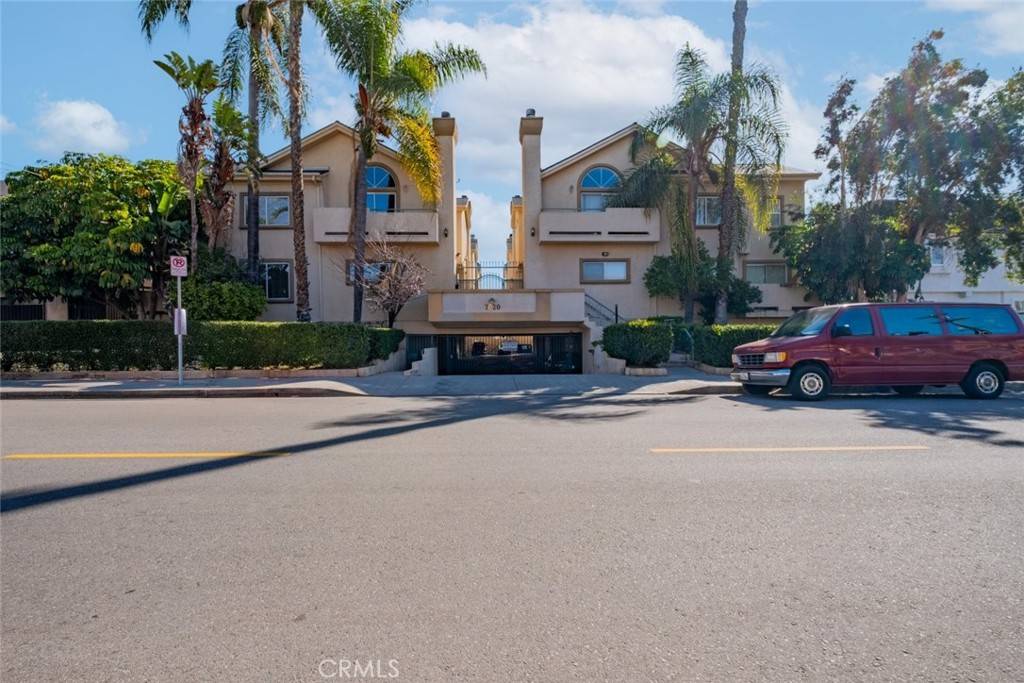 Van Nuys, CA 91405,7020 Lennox AVE #2A