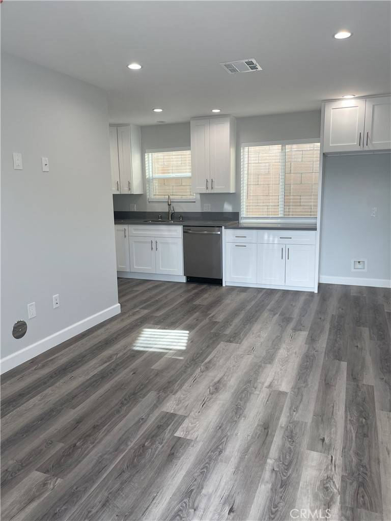 Burbank, CA 91501,1044 San Jose #100