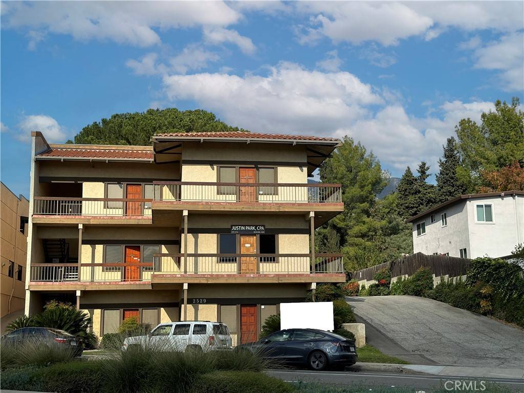 La Crescenta, CA 91214,2529 Foothill BLVD #112