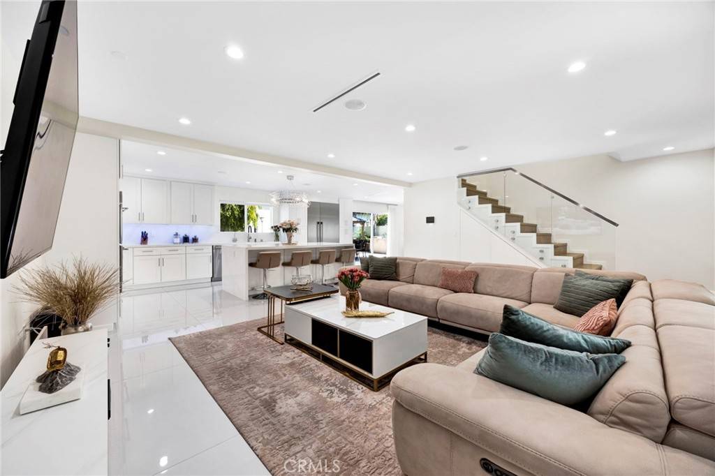 Glendale, CA 91208,3548 La Crescenta AVE