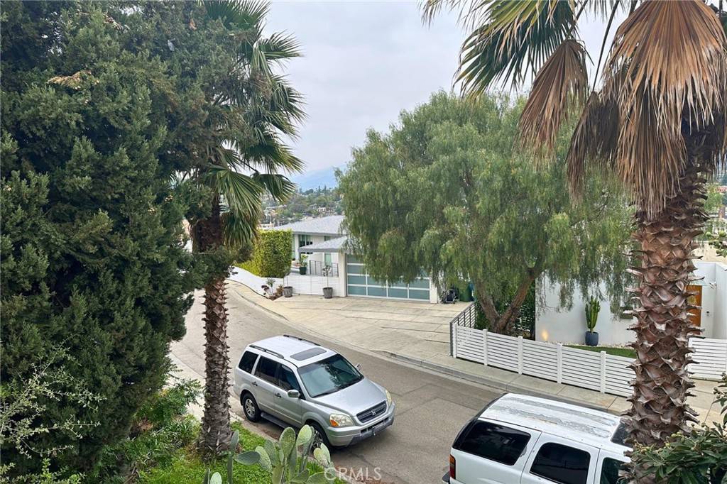 Los Angeles, CA 90065,4226 Scandia WAY