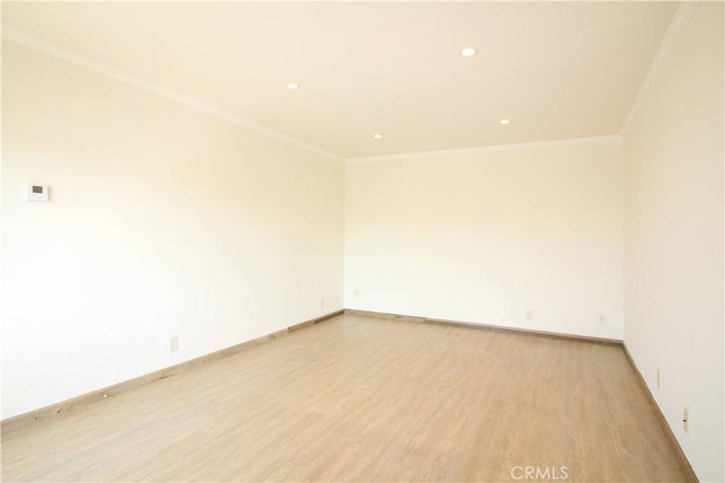 Glendale, CA 91201,1059 Grover