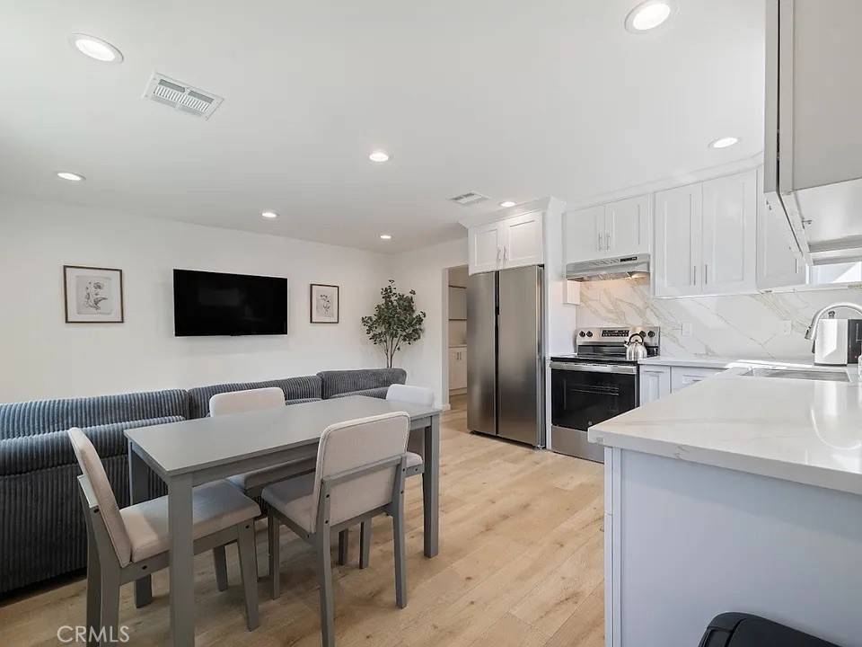 Sun Valley, CA 91352,8660 Laurel Canyon Blvd. BLVD