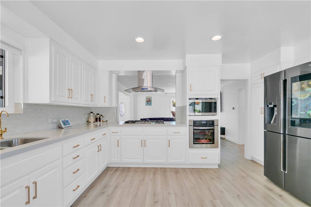 Tujunga, CA 91042,6951 Bellclaire ST