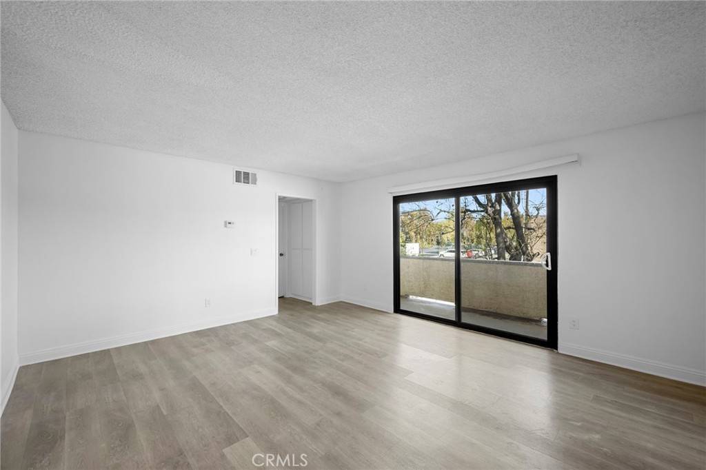 Van Nuys, CA 91406,16226 Vanowen ST #211