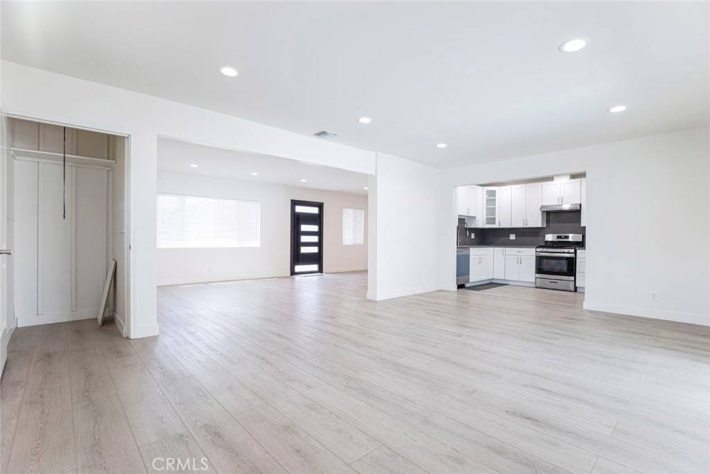 Van Nuys, CA 91405,14565 Runnymede ST