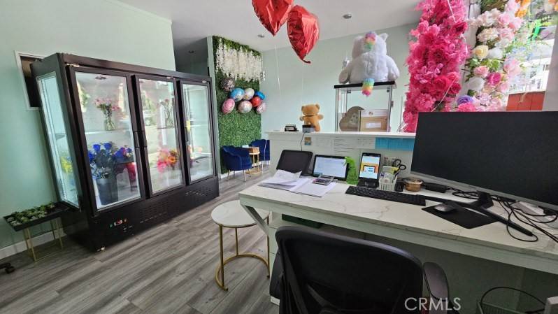 Burbank, CA 91502,353 E Magnolia BLVD