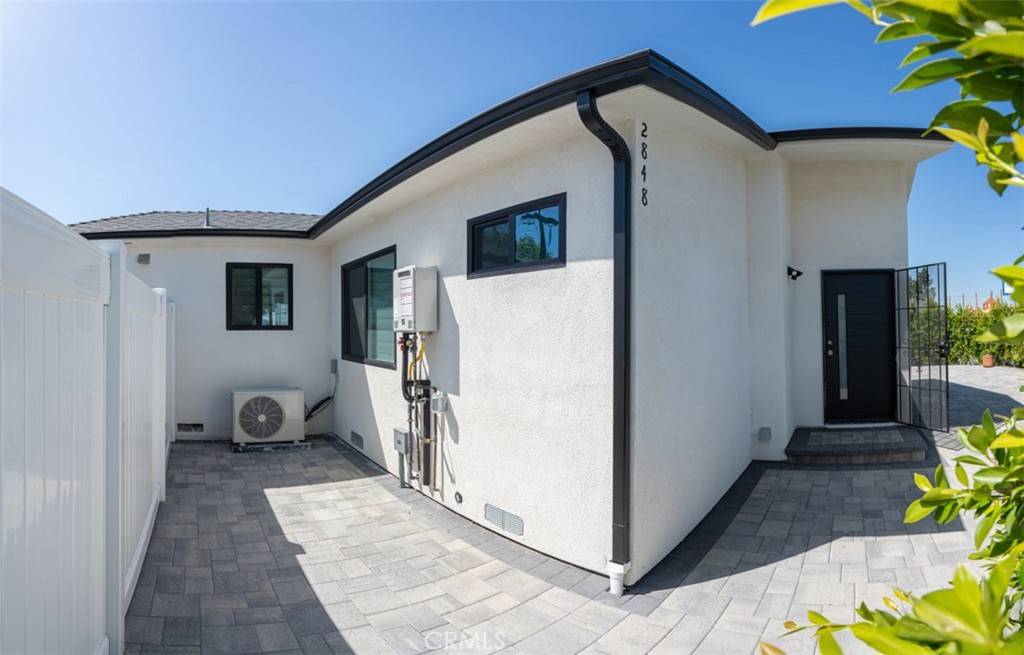 Burbank, CA 91504,2848 N Frederic ST #100