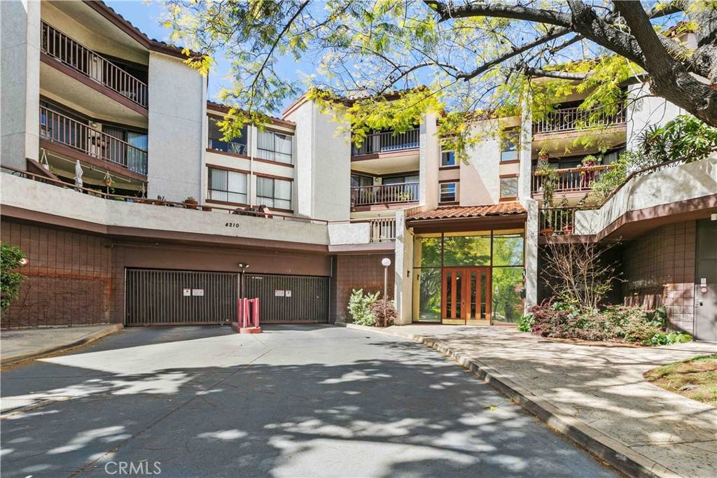 Los Angeles, CA 90042,4210 Via Arbolada #317
