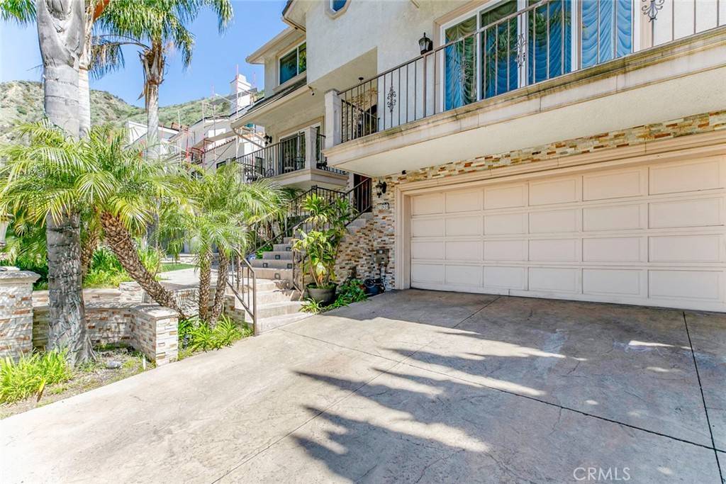 Burbank, CA 91501,521 S Via Montana