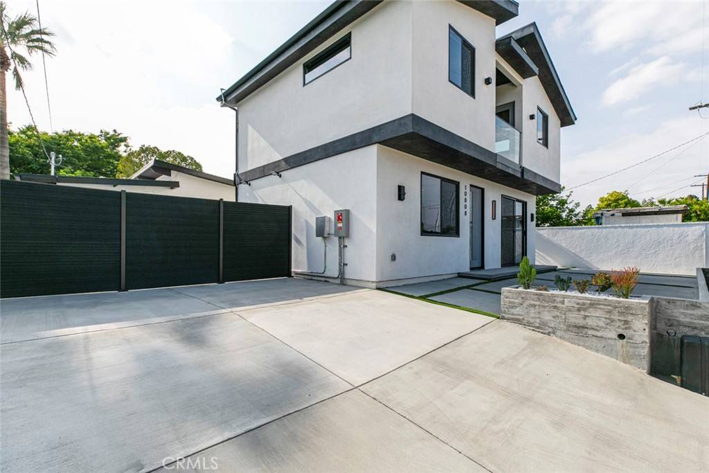 Granada Hills, CA 91344,10806 Paso Robles AVE