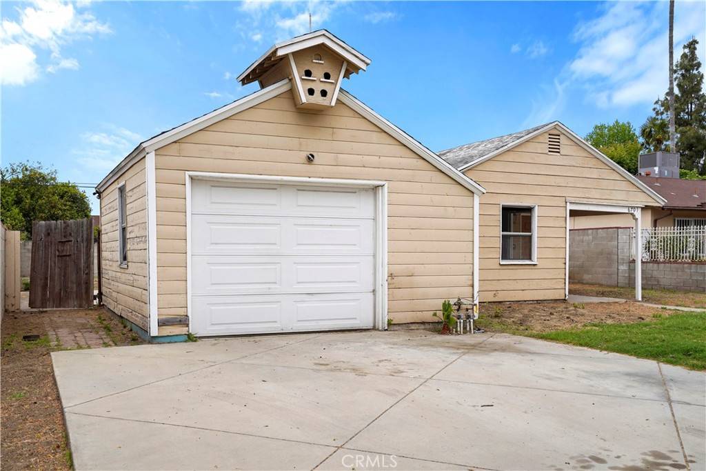 Van Nuys, CA 91405,6701 Matilija AVE