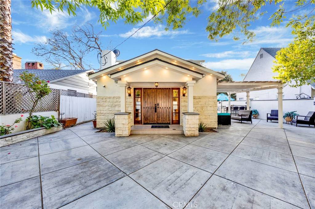 Studio City, CA 91604,3815 Laurel Canyon BLVD
