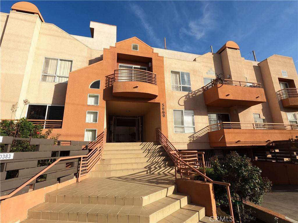 Sherman Oaks, CA 91403,5060 Kester AVE #105