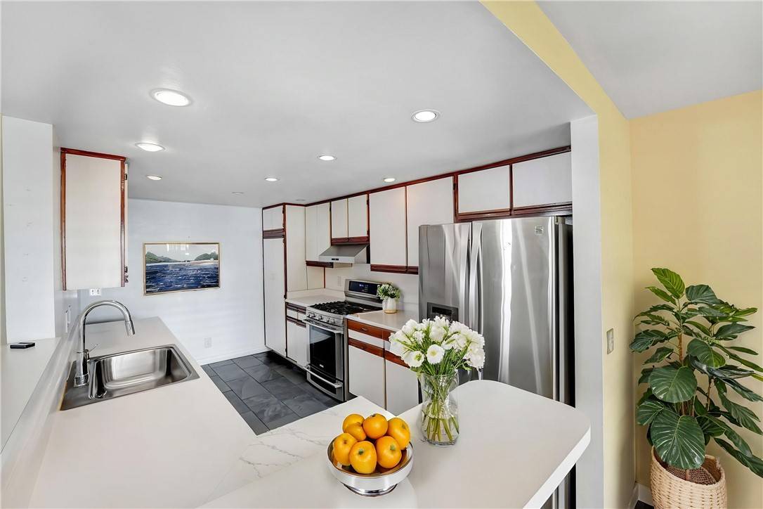 Sylmar, CA 91342,11300 Foothill BLVD #97