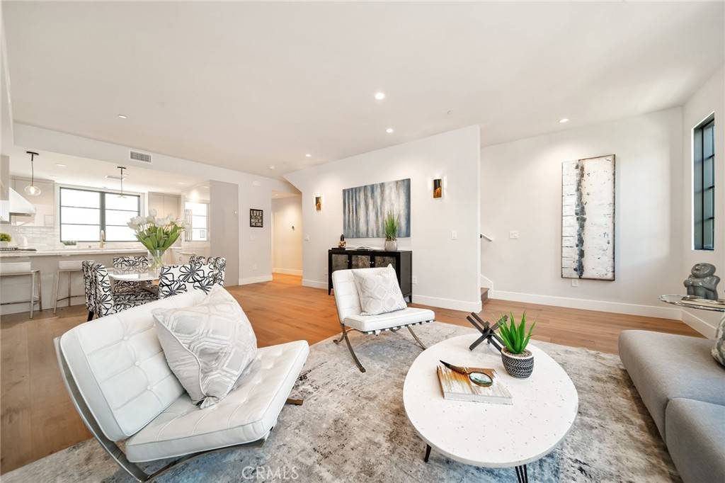 Toluca Lake, CA 91602,10614 Kareen CT