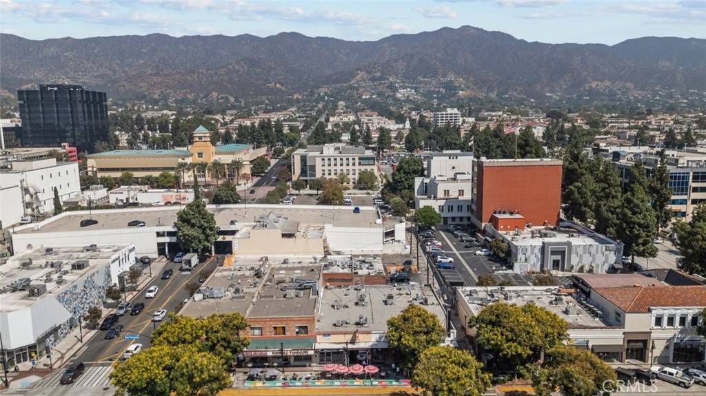 Burbank, CA 91502,138 N San Fernando BLVD