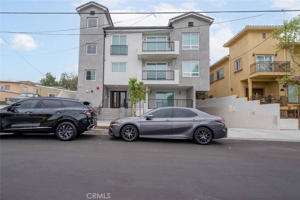 Tujunga, CA 91042,10218 Fernglen #301