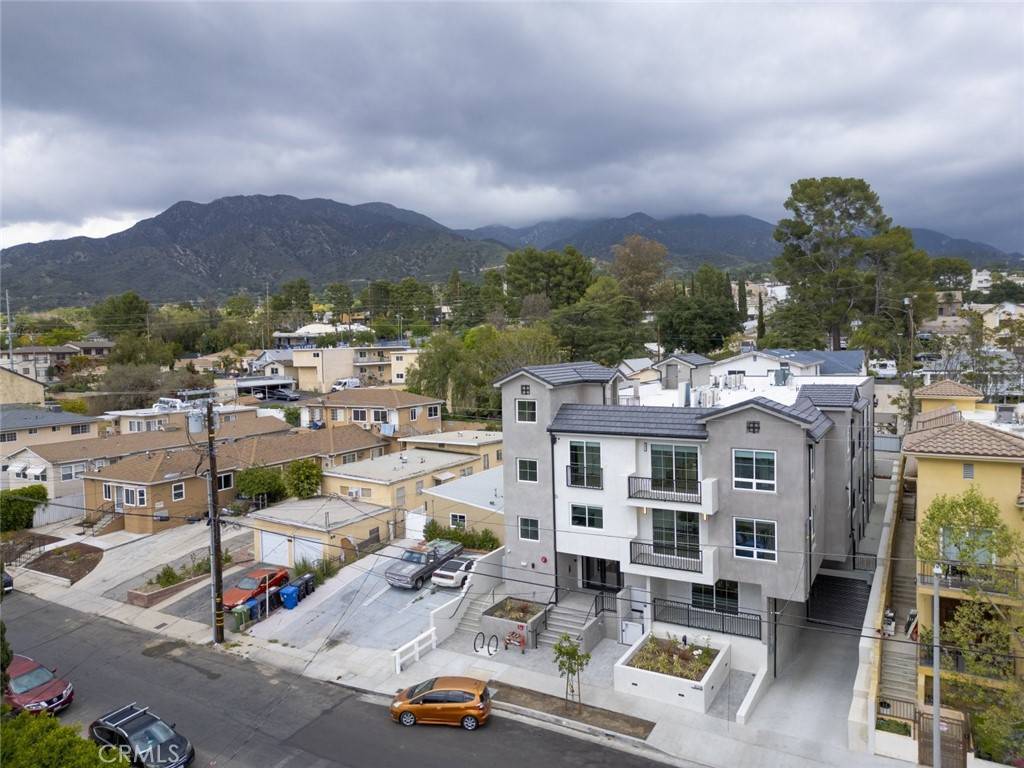 Tujunga, CA 91042,10218 Fernglen #203