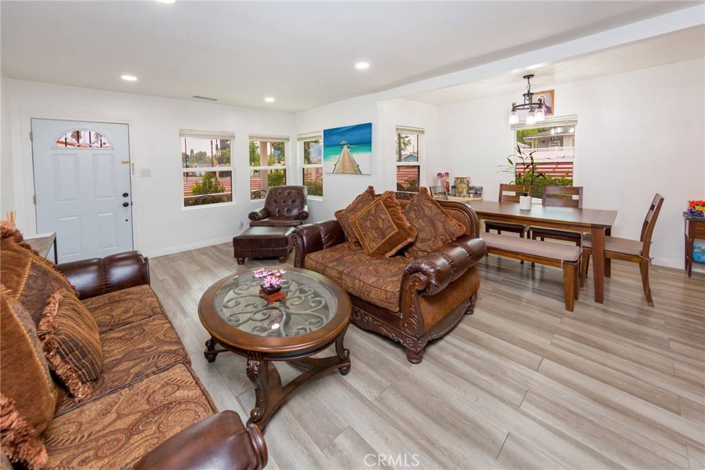 Sylmar, CA 91342,12756 Glenoaks BLVD