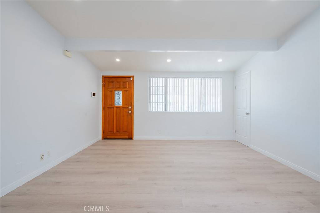 Panorama City, CA 91402,7865 Cantaloupe AVE