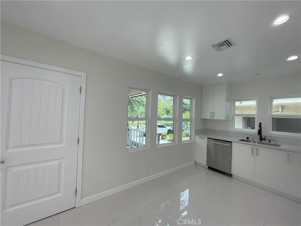 Glendale, CA 91205,811 E Maple ST
