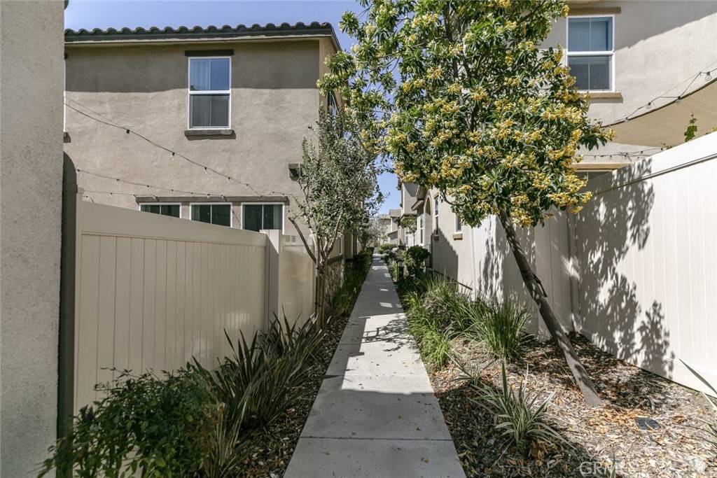 Saugus, CA 91350,27488 Ginger CT