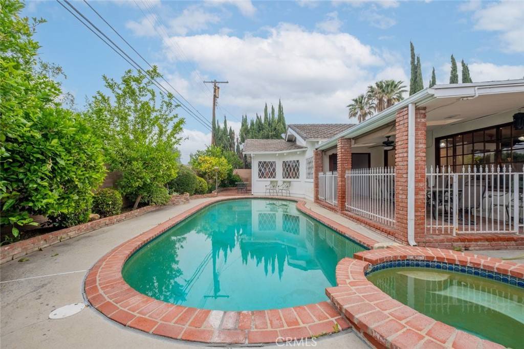 Chatsworth, CA 91311,9801 Quakertown AVE