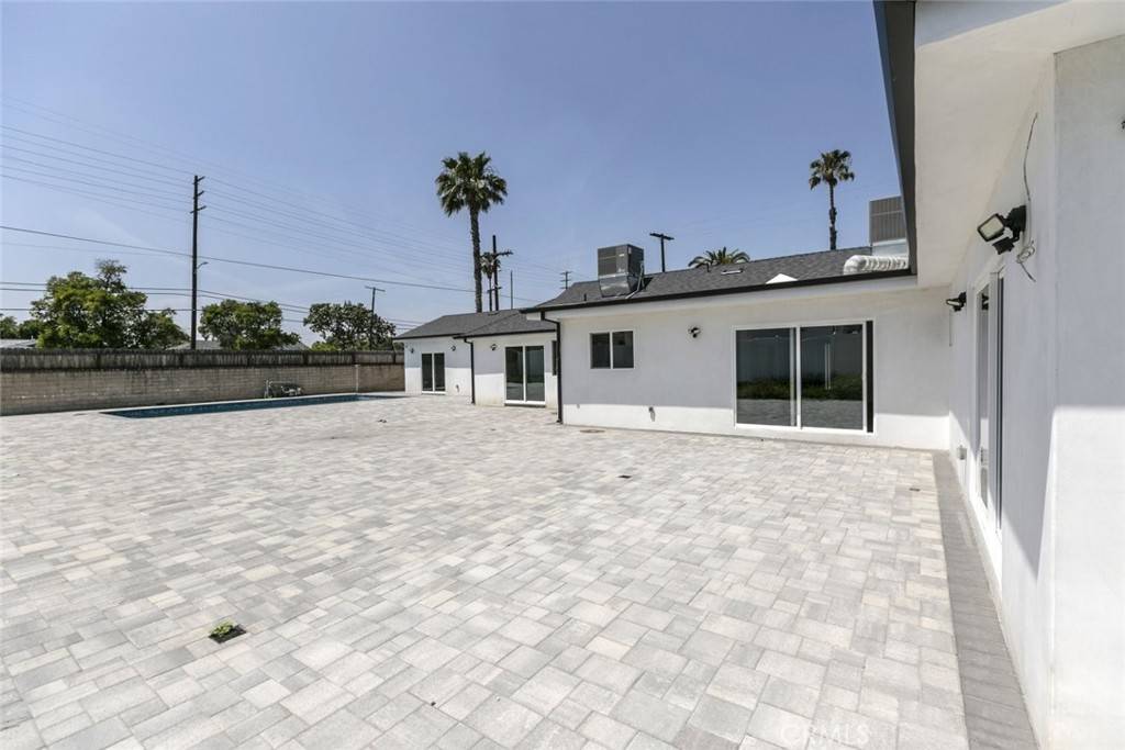 Reseda, CA 91335,18856 Calvert ST