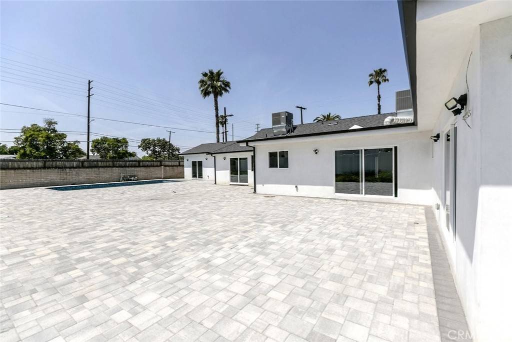 Reseda, CA 91335,18858 Calvert ST