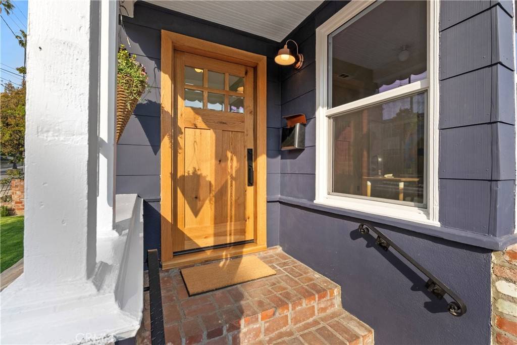Los Angeles, CA 90042,6008 Monte Vista ST