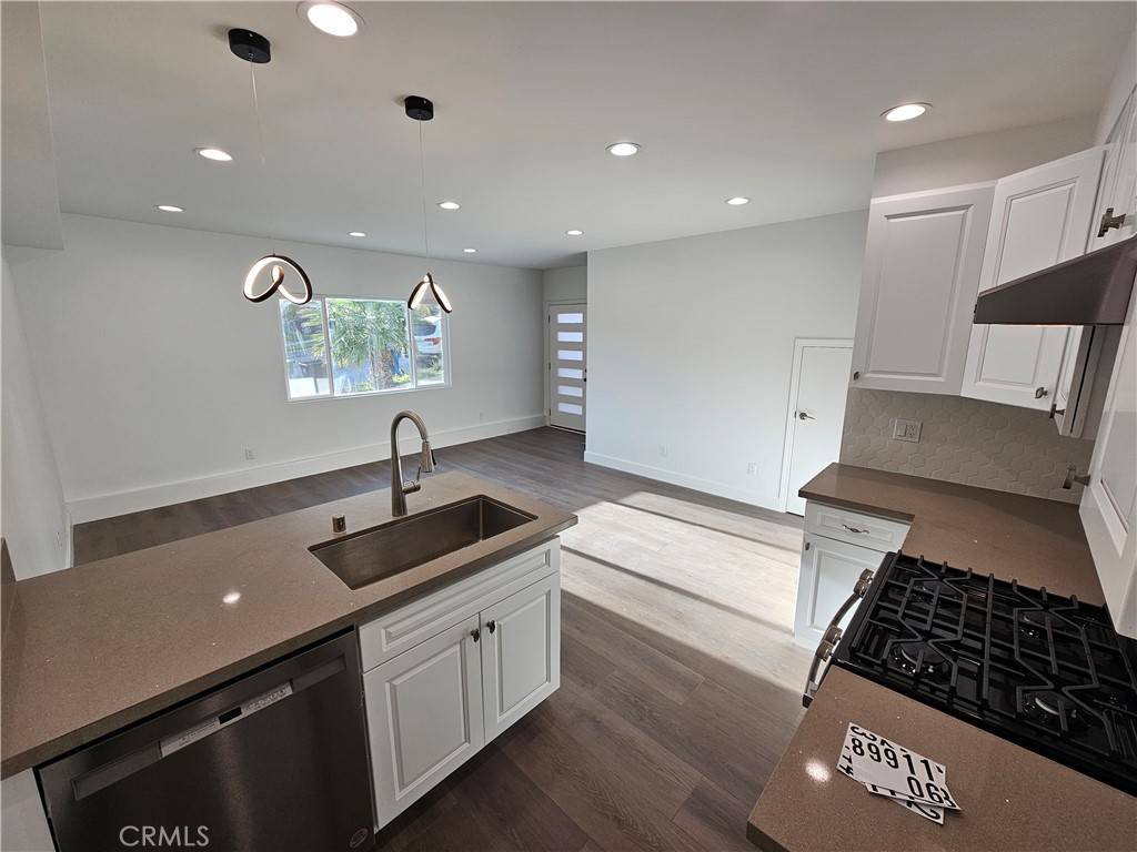 La Crescenta, CA 91214,9302 Belvoir AVE