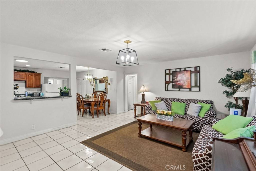 Winnetka, CA 91306,19903 Vanowen ST