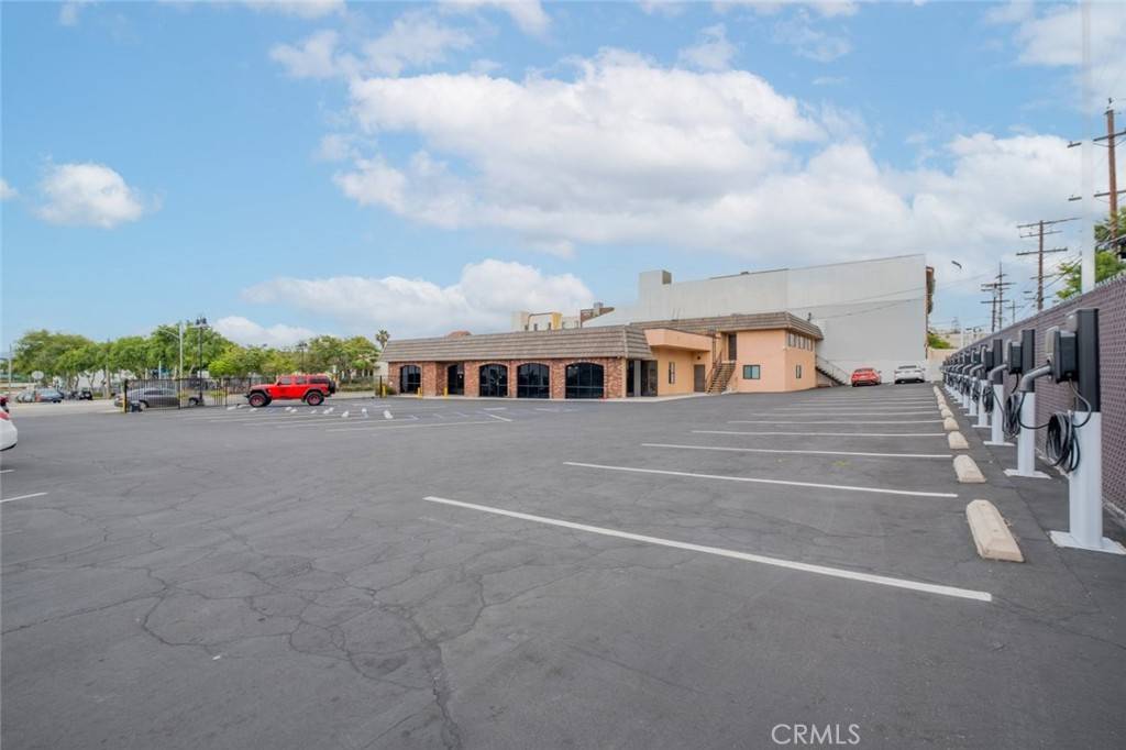 Burbank, CA 91502,624 S San Fernando BLVD #REAR
