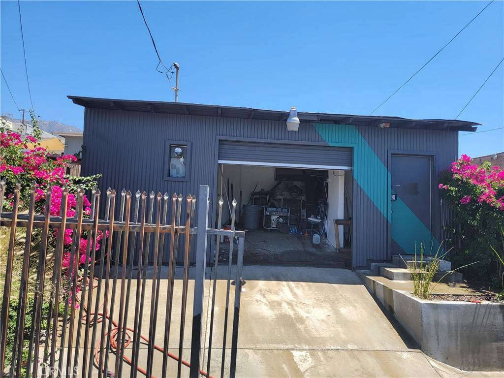 Tujunga, CA 91042,9939 Commerce AVE