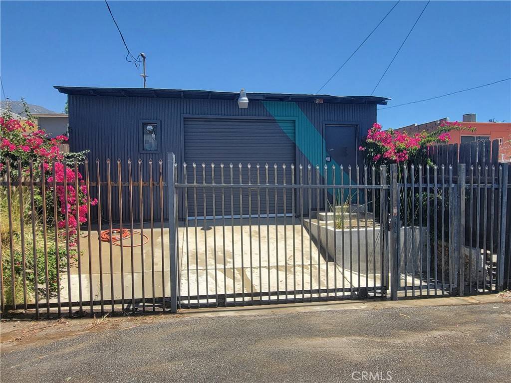 Tujunga, CA 91042,9939 Commerce AVE