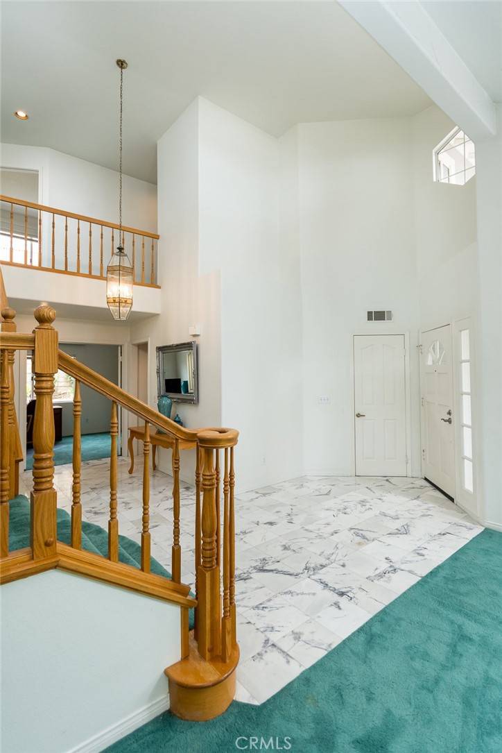 Saugus, CA 91350,21714 Agajanian LN