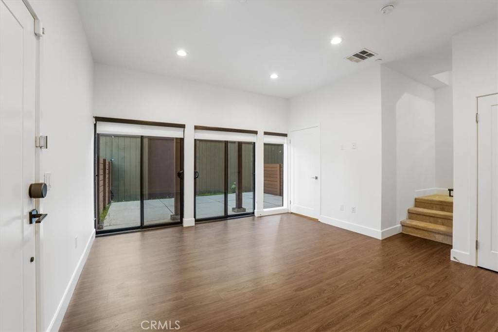 La Crescenta, CA 91214,4201 Pennsylvania AVE #C1